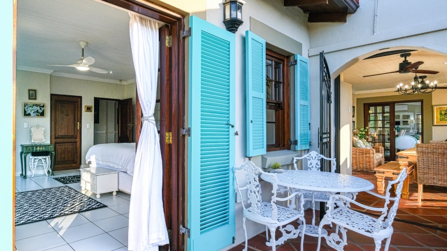 6 Bedroom Property for Sale in Kingfisher Creek Western Cape